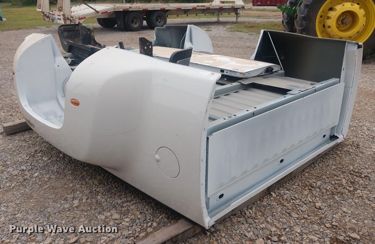 image for item DD7014 Chevrolet Silverado 3500HD pickup truck bed