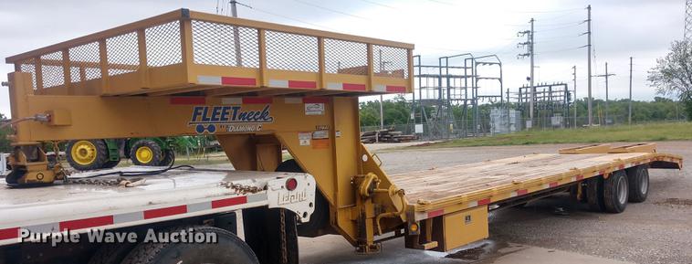 image for item DD7017 2011 Diamond C Fleetneck 31FMAX equipment trailer