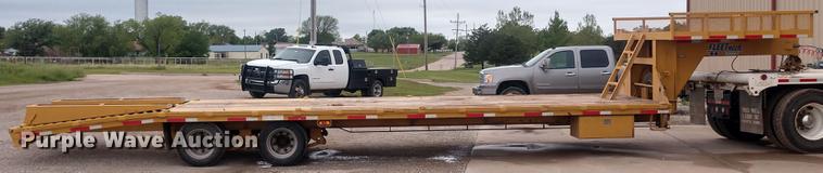 image for item DD7017 2011 Diamond C Fleetneck 31FMAX equipment trailer