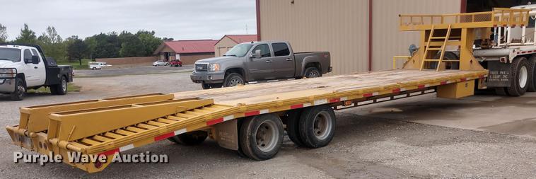 image for item DD7017 2011 Diamond C Fleetneck 31FMAX equipment trailer