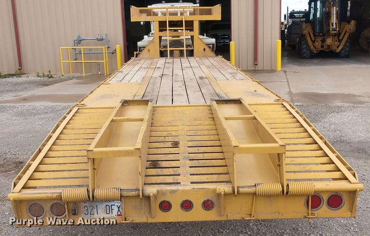 image for item DD7017 2011 Diamond C Fleetneck 31FMAX equipment trailer