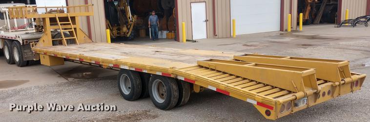 image for item DD7017 2011 Diamond C Fleetneck 31FMAX equipment trailer