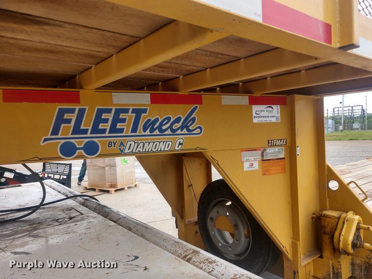 image for item DD7017 2011 Diamond C Fleetneck 31FMAX equipment trailer