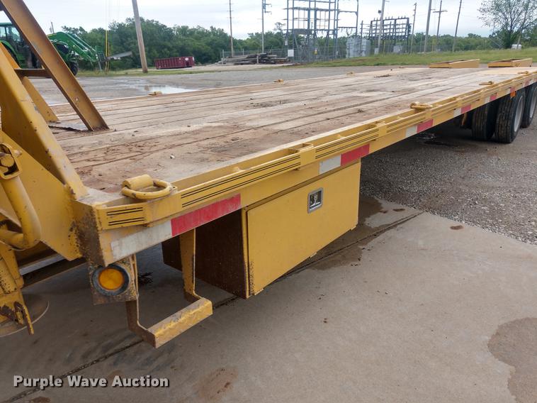 image for item DD7017 2011 Diamond C Fleetneck 31FMAX equipment trailer