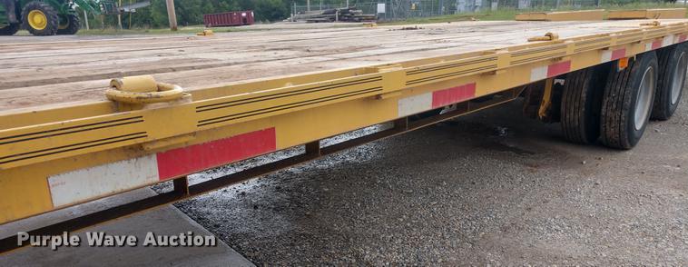 image for item DD7017 2011 Diamond C Fleetneck 31FMAX equipment trailer