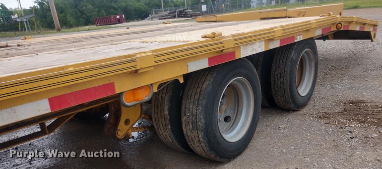 image for item DD7017 2011 Diamond C Fleetneck 31FMAX equipment trailer