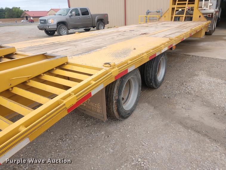 image for item DD7017 2011 Diamond C Fleetneck 31FMAX equipment trailer