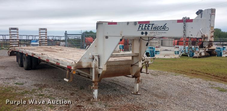 image for item DD7018 2002 Diamond C Fleetneck equipment trailer