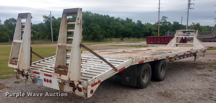 image for item DD7018 2002 Diamond C Fleetneck equipment trailer