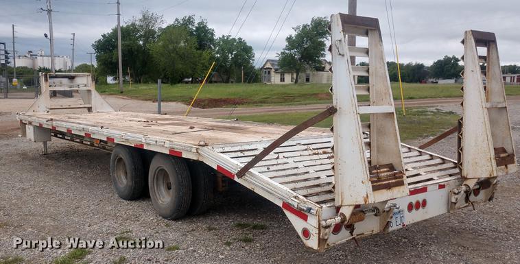 image for item DD7018 2002 Diamond C Fleetneck equipment trailer