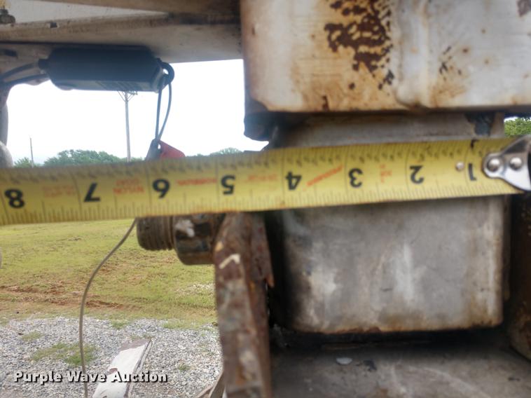 image for item DD7018 2002 Diamond C Fleetneck equipment trailer