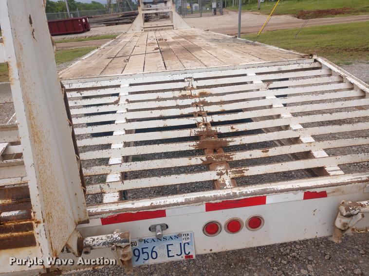 image for item DD7018 2002 Diamond C Fleetneck equipment trailer