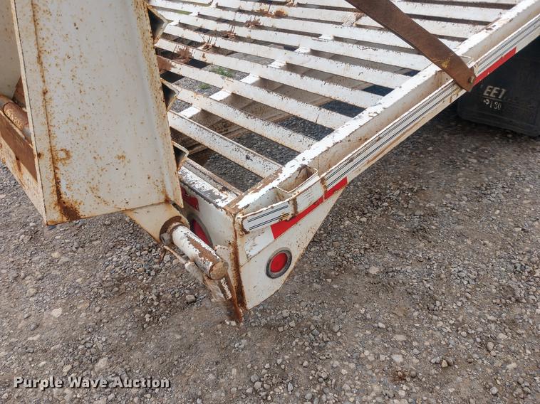 image for item DD7018 2002 Diamond C Fleetneck equipment trailer