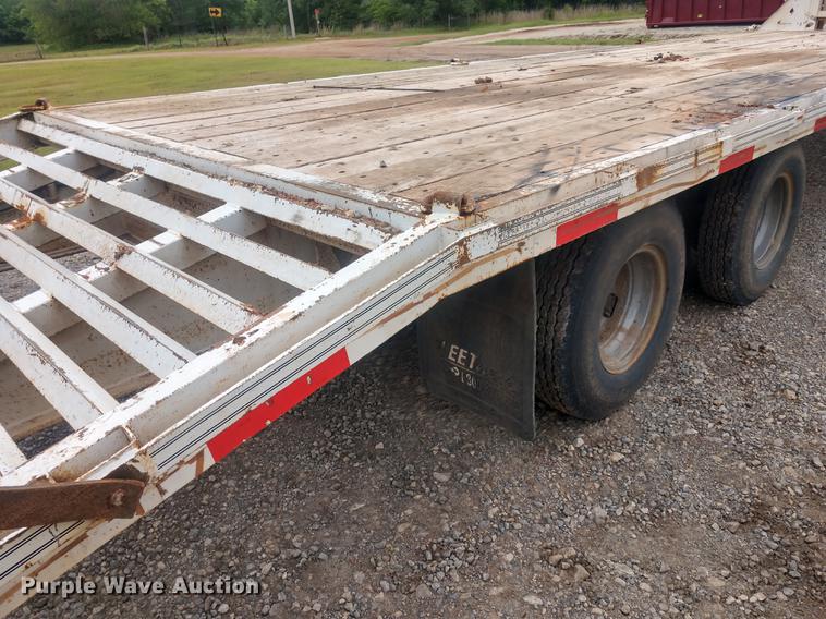 image for item DD7018 2002 Diamond C Fleetneck equipment trailer