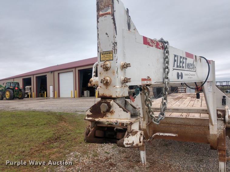image for item DD7018 2002 Diamond C Fleetneck equipment trailer