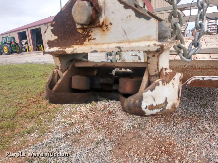 image for item DD7018 2002 Diamond C Fleetneck equipment trailer