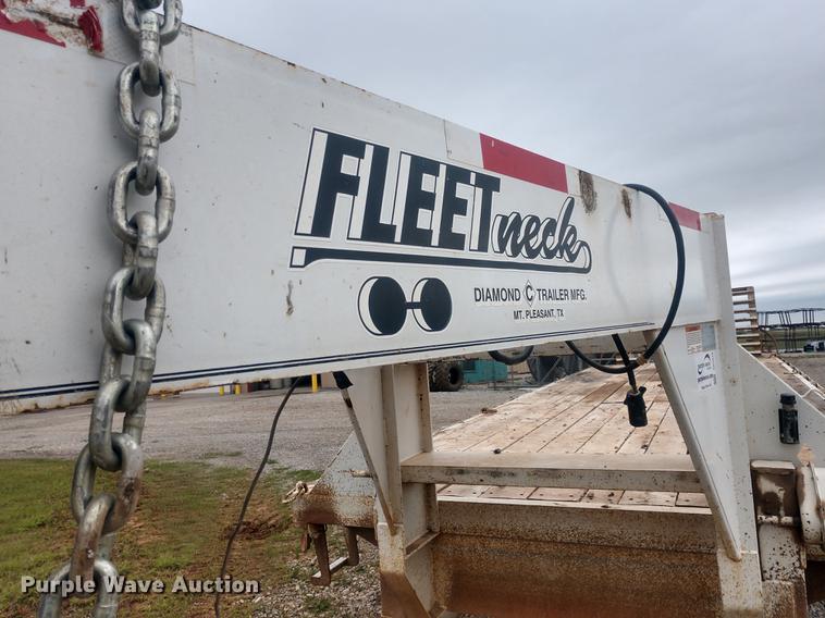 image for item DD7018 2002 Diamond C Fleetneck equipment trailer