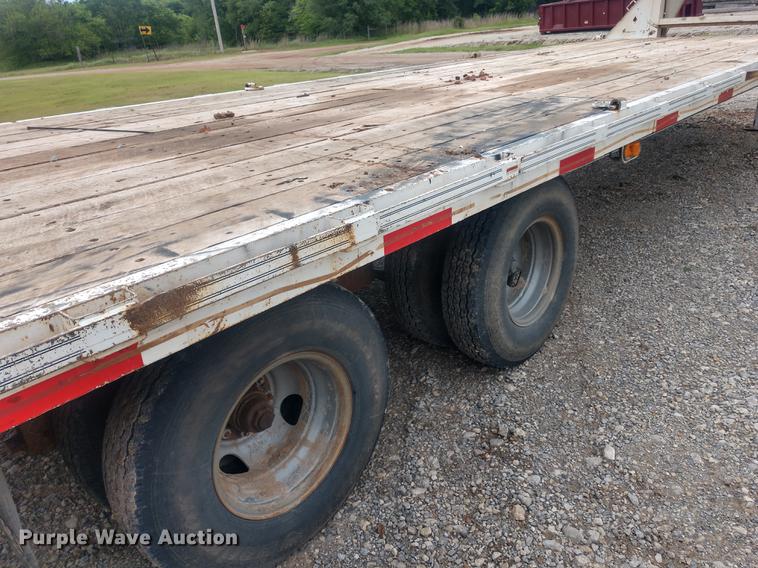 image for item DD7018 2002 Diamond C Fleetneck equipment trailer