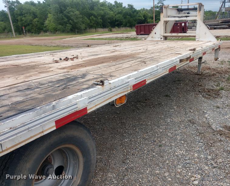 image for item DD7018 2002 Diamond C Fleetneck equipment trailer