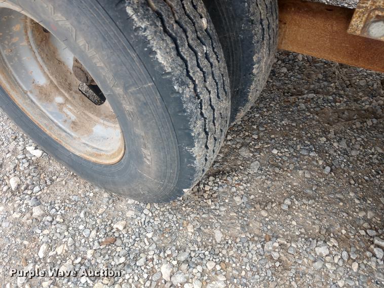 image for item DD7018 2002 Diamond C Fleetneck equipment trailer