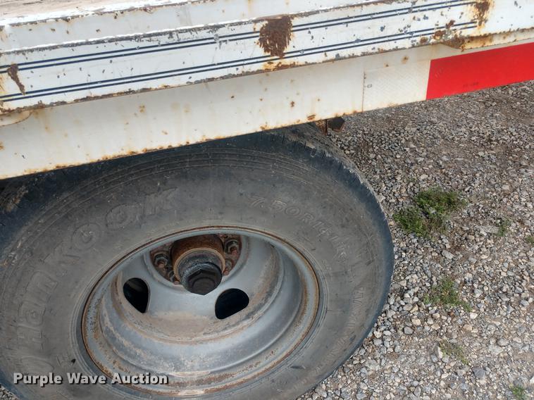 image for item DD7018 2002 Diamond C Fleetneck equipment trailer