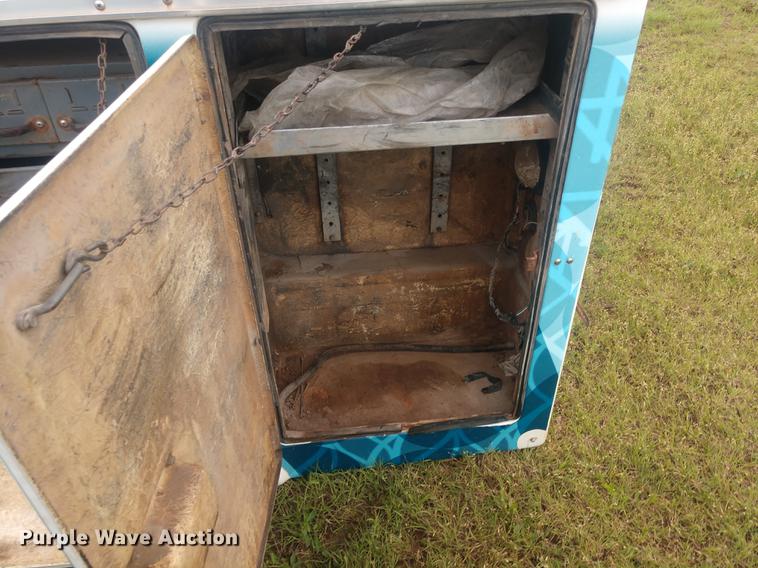 image for item DD7019 Northwest Bodies Inc. fiberglass utility bed