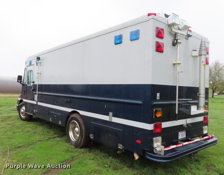 image for item DE3483 1990 Chevrolet mobile command center truck