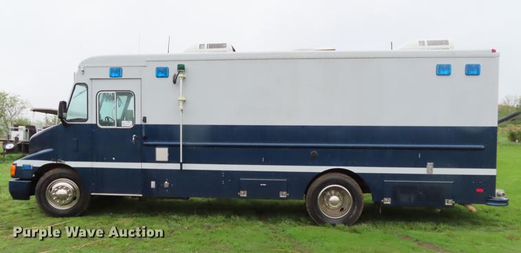 image for item DE3483 1990 Chevrolet mobile command center truck