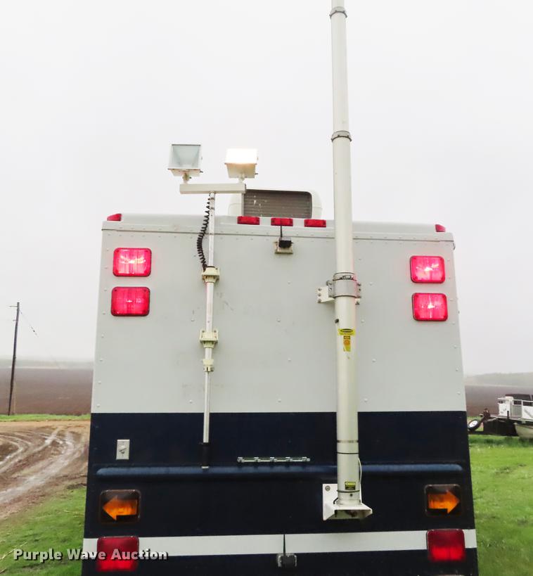 image for item DE3483 1990 Chevrolet mobile command center truck