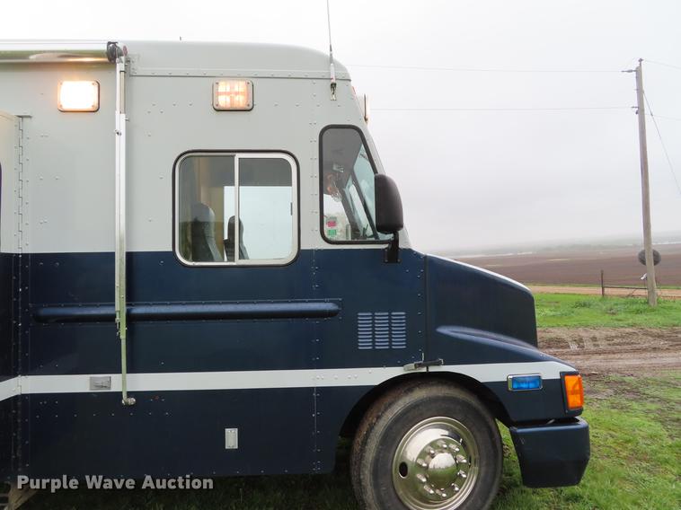 image for item DE3483 1990 Chevrolet mobile command center truck