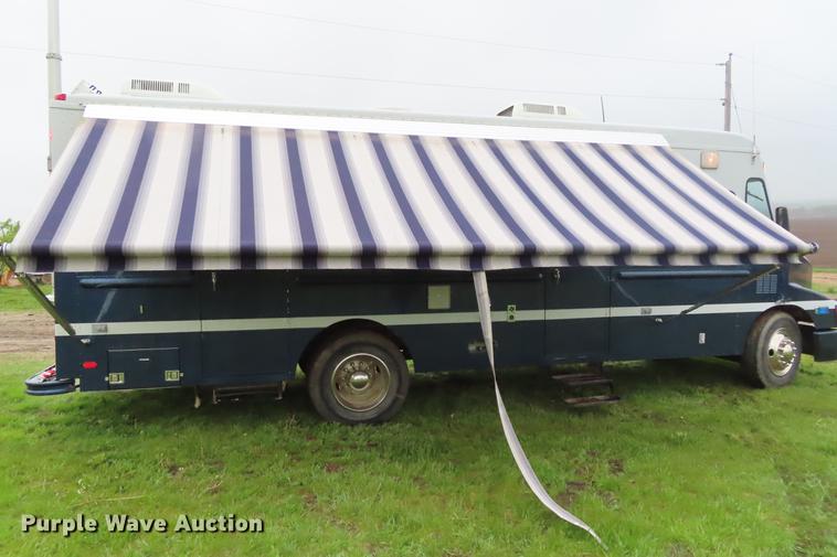 image for item DE3483 1990 Chevrolet mobile command center truck