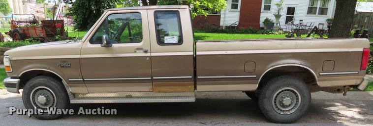 image for item DE3515 1993 Ford F250 SuperCab pickup truck
