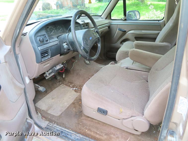 image for item DE3515 1993 Ford F250 SuperCab pickup truck