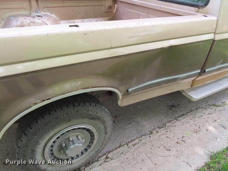 image for item DE3515 1993 Ford F250 SuperCab pickup truck