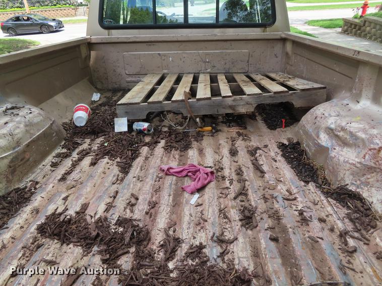 image for item DE3515 1993 Ford F250 SuperCab pickup truck