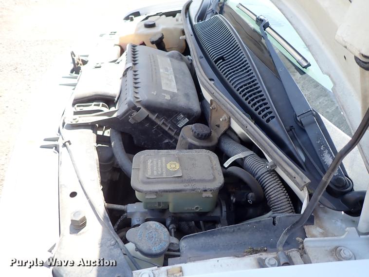 image for item DE5348 2000 GMC Savana 3500 box truck