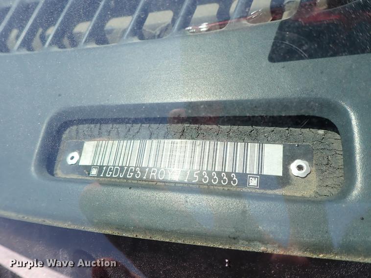 image for item DE5348 2000 GMC Savana 3500 box truck