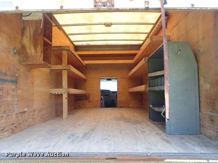 image for item DE5348 2000 GMC Savana 3500 box truck