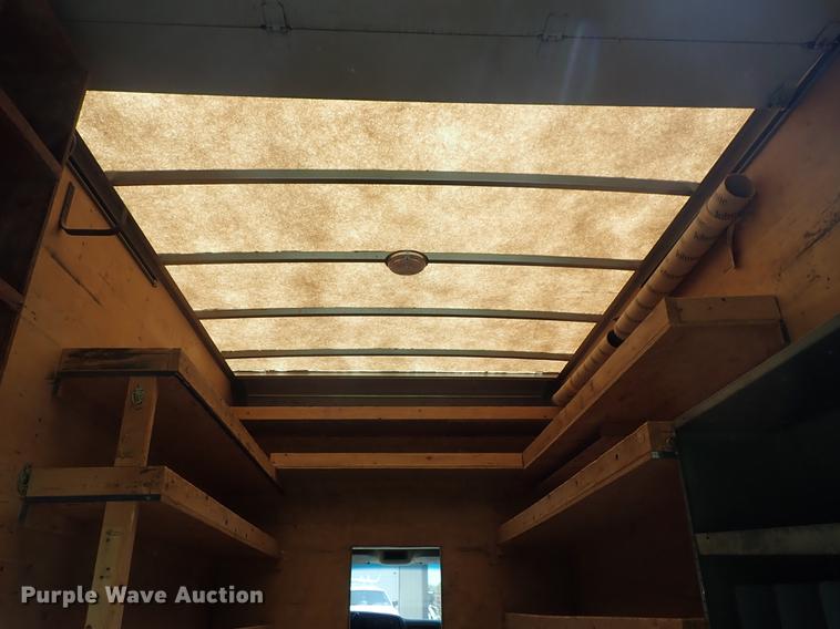 image for item DE5348 2000 GMC Savana 3500 box truck