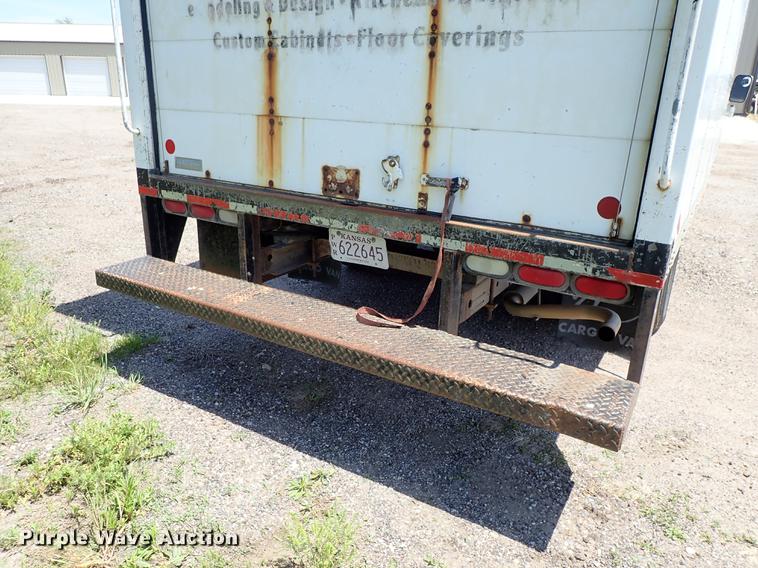 image for item DE5348 2000 GMC Savana 3500 box truck