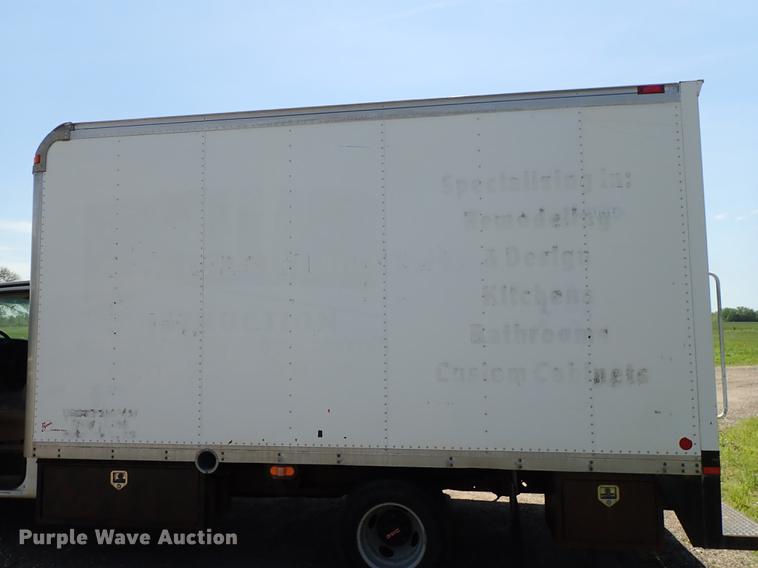image for item DE5348 2000 GMC Savana 3500 box truck