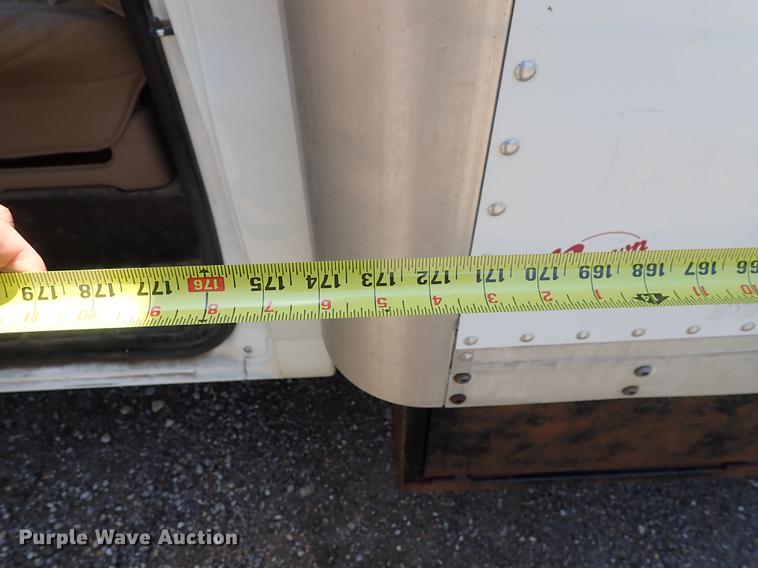 image for item DE5348 2000 GMC Savana 3500 box truck