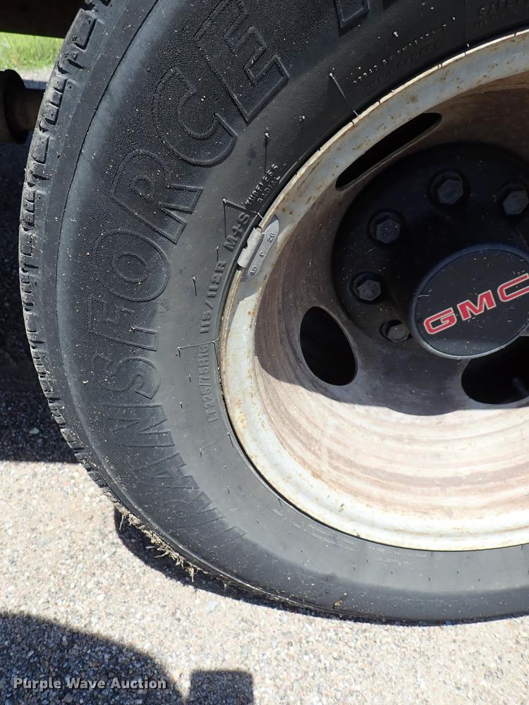 image for item DE5348 2000 GMC Savana 3500 box truck