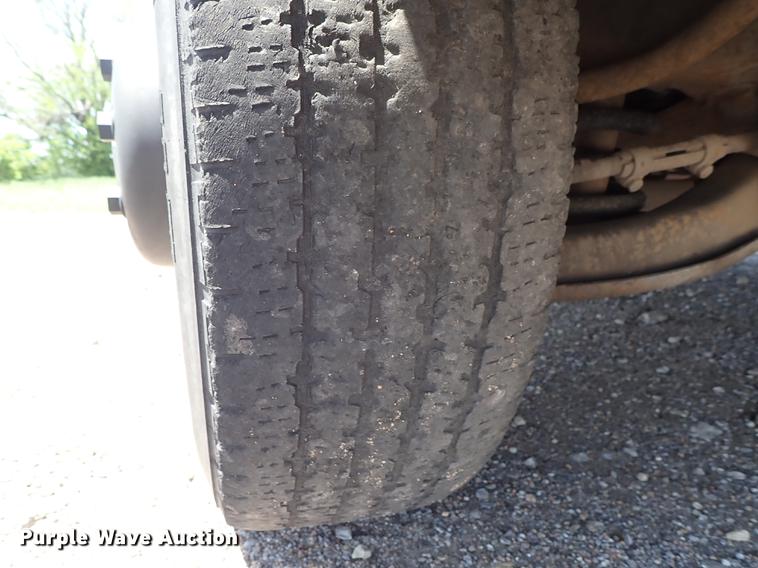 image for item DE5348 2000 GMC Savana 3500 box truck