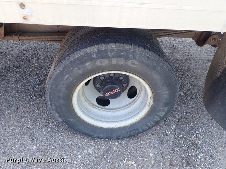 image for item DE5348 2000 GMC Savana 3500 box truck