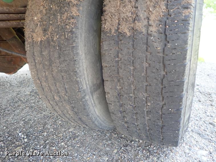 image for item DE5348 2000 GMC Savana 3500 box truck