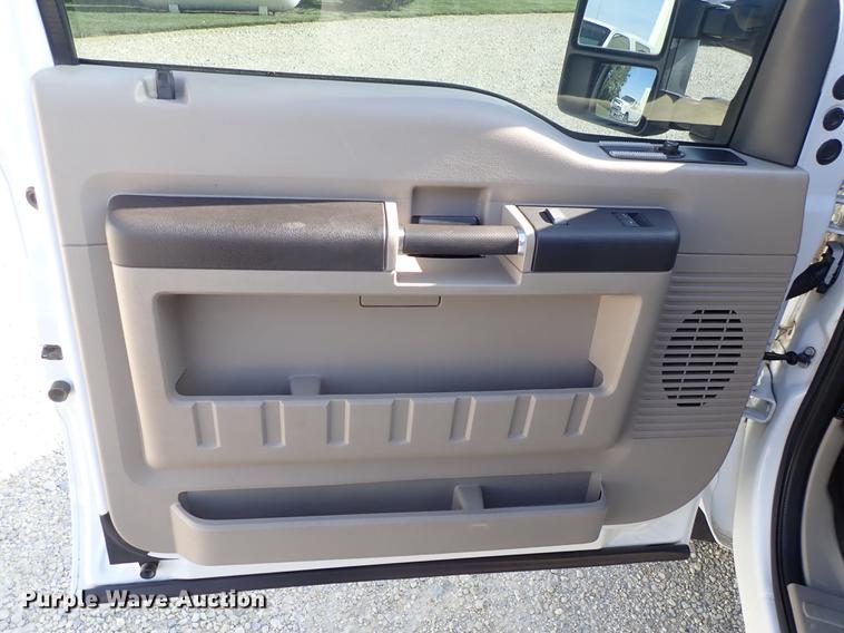 image for item DE5351 2008 Ford F350 Super Duty SuperCab pickup truck