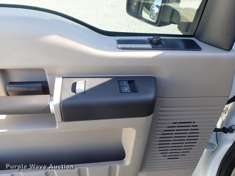 image for item DE5351 2008 Ford F350 Super Duty SuperCab pickup truck