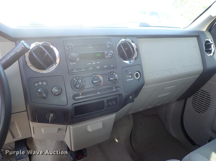 image for item DE5351 2008 Ford F350 Super Duty SuperCab pickup truck