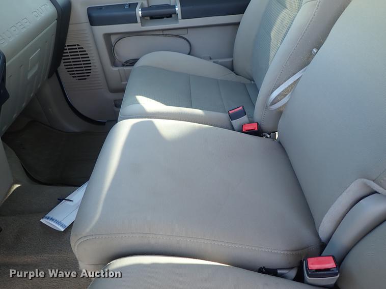 image for item DE5351 2008 Ford F350 Super Duty SuperCab pickup truck